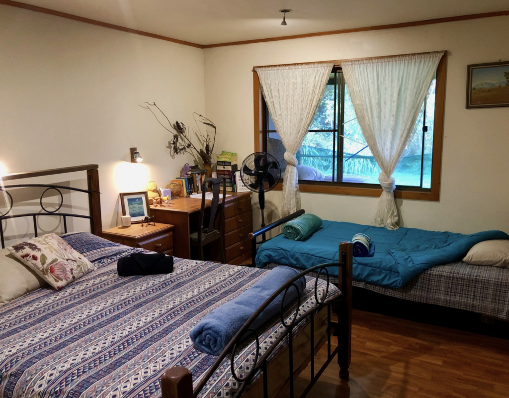 queen room in main house
