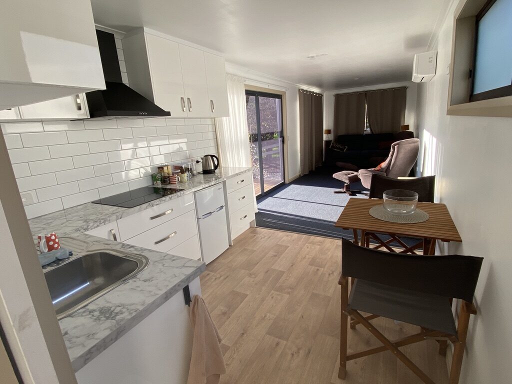 3E543513-3BFF-4ECC-B416-7D0A7A866FCC_1_105_c